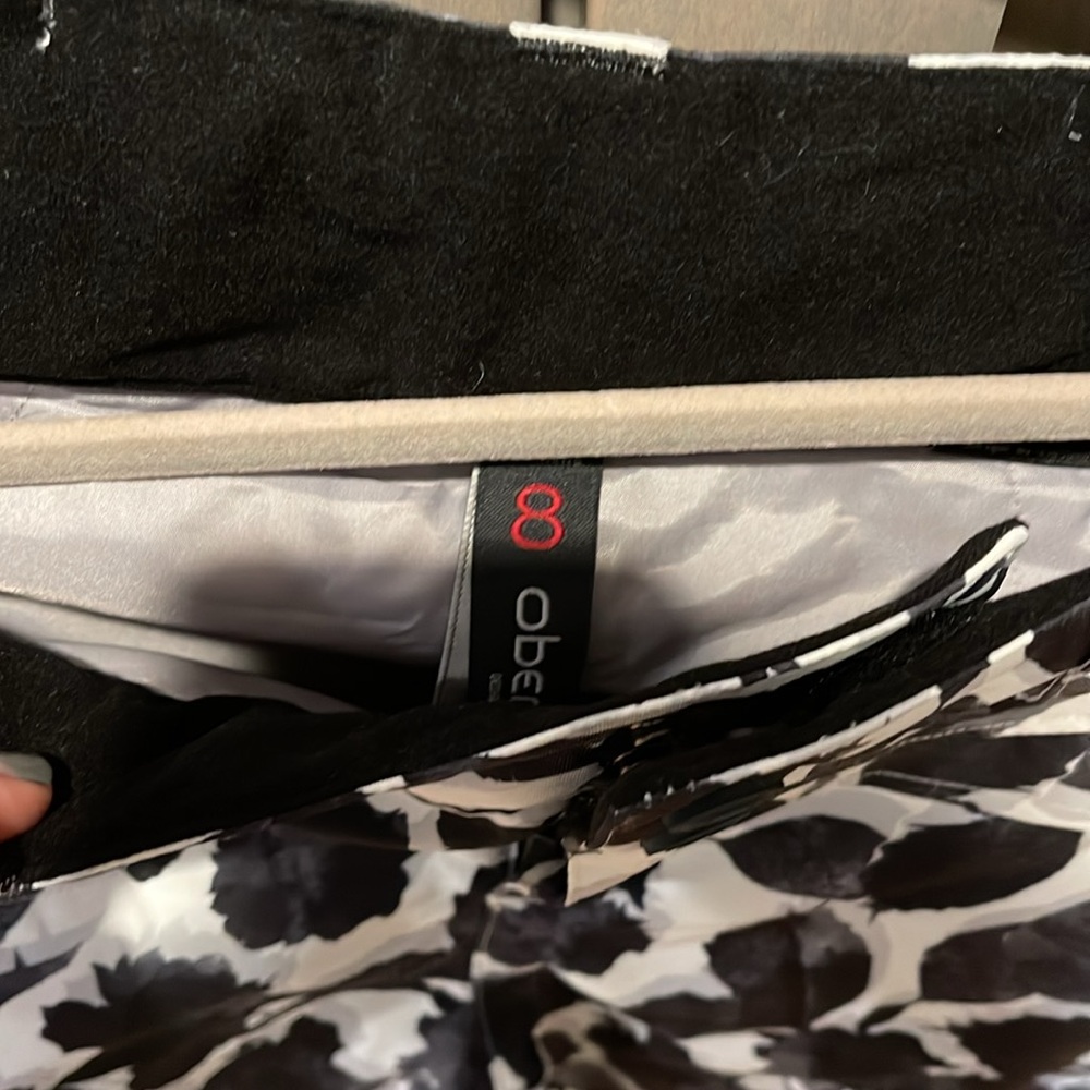 Obermeyer Black and White Floral Ski Pants - Picture 2 of 3